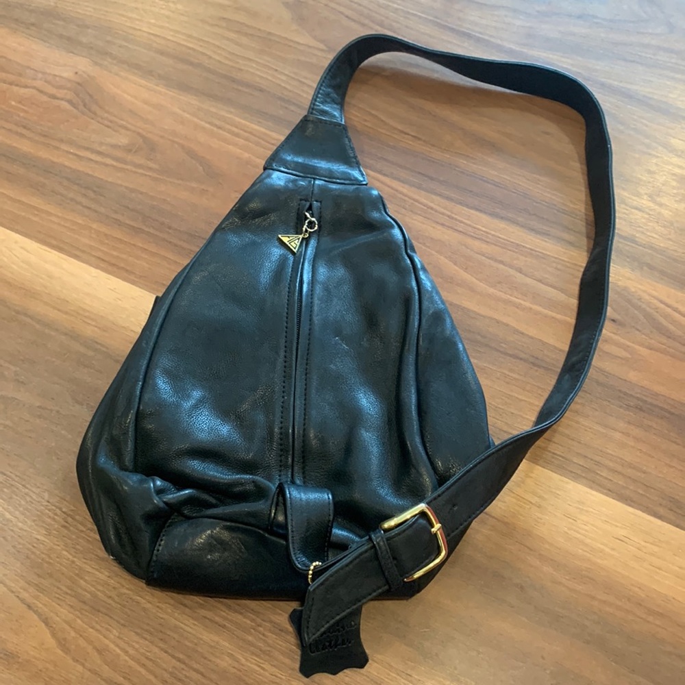 Black, leather Backpack / Shoulder Purse